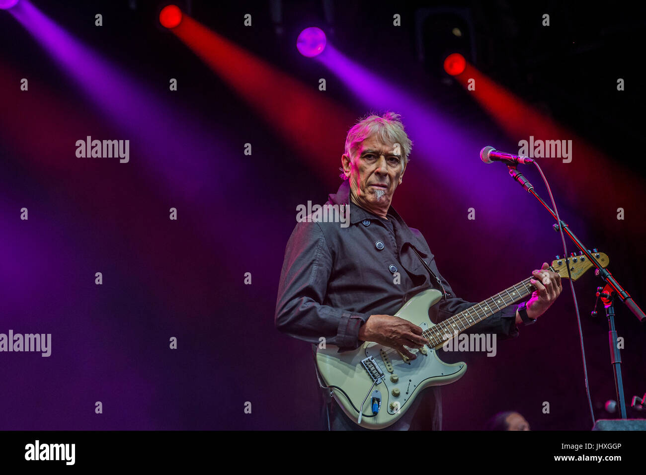 Henham Park, Suffolk, UK. 16 juillet, 2017. John Cale joue l'Obélisque étape - La Latitude 2017 Festival, Henham Park. Suffolk 16 Juillet 2017 Crédit : Guy Bell/Alamy Live News Banque D'Images