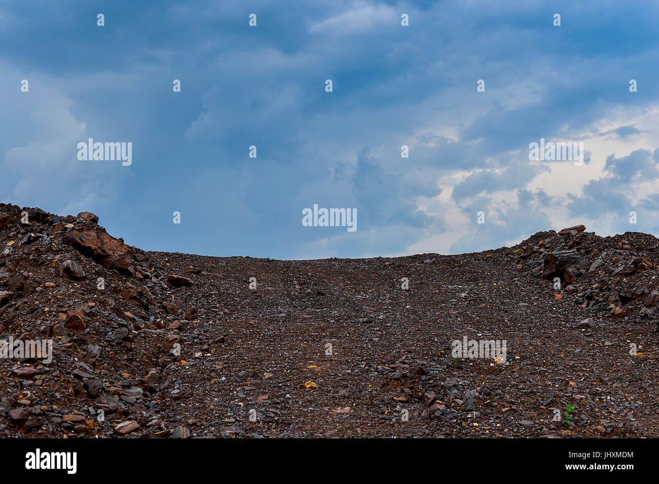 Rock Dumps montagnes depuis les carrières. industriels Banque D'Images