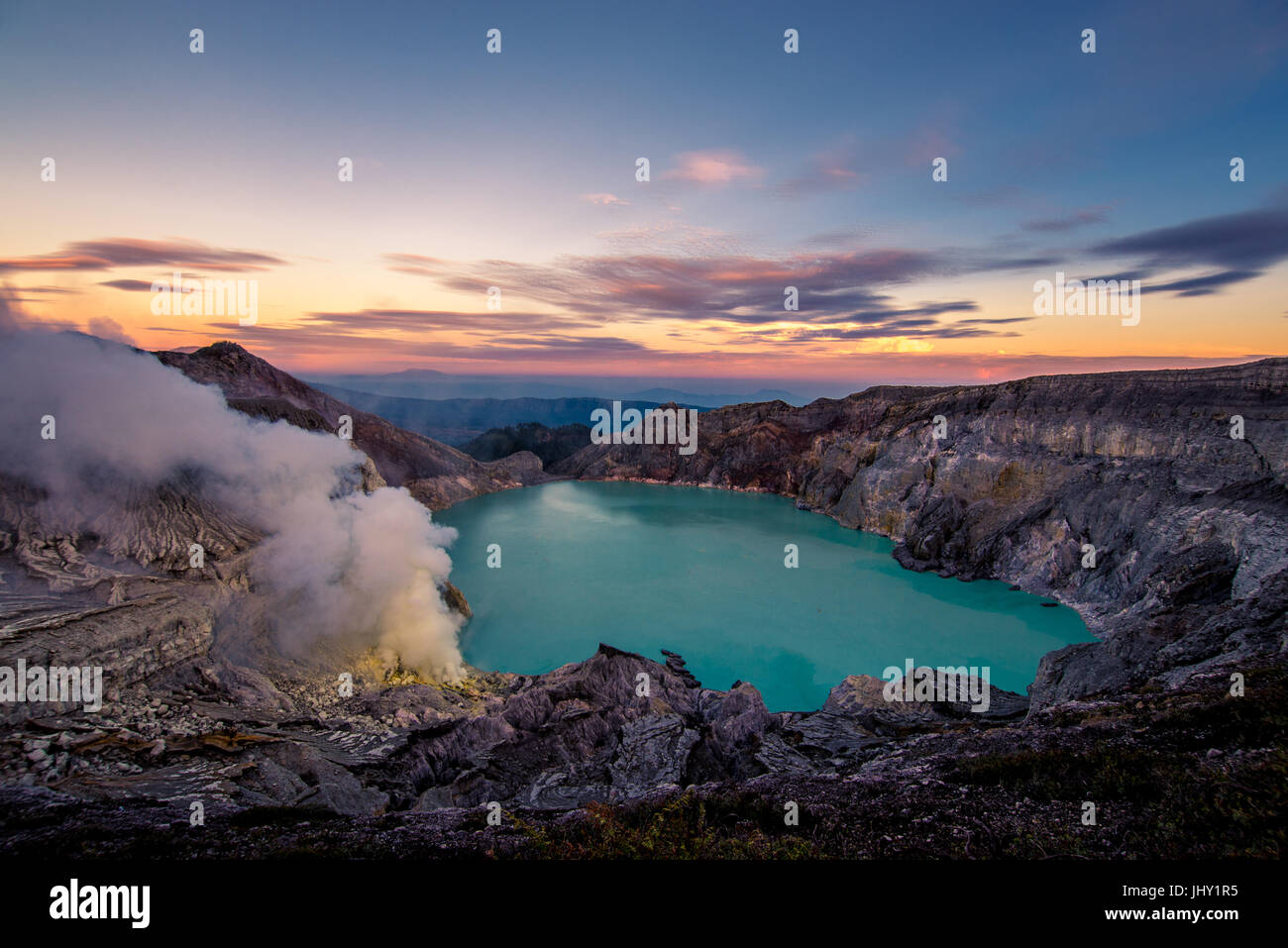 Kawah Ijen Crater Sunrise Java Indonésie Banque D'Images