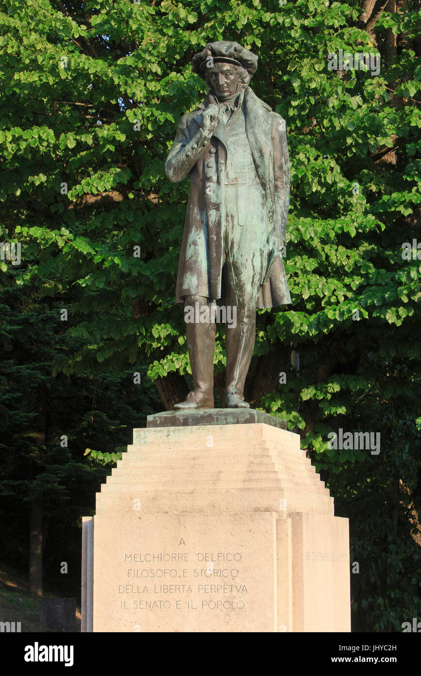 Monument à l'économiste italien Melchiorre Delfico (1744-1835) à San Marino Banque D'Images