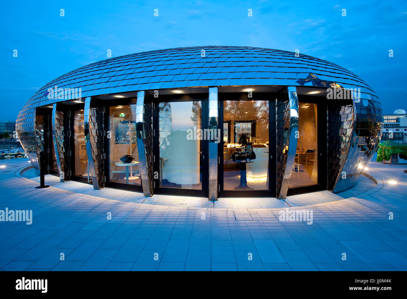 L'Europe, Allemagne, Düsseldorf, le Pebbles Bar de l'hôtel Hyatt Regency au port, Medienhafen JSK architectes. Banque D'Images