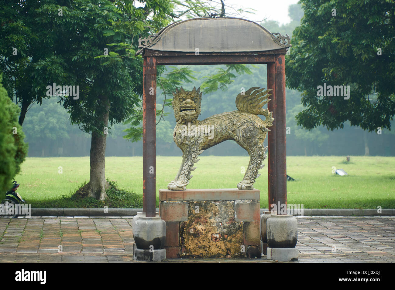 Wolf sculpture de la ville impériale, Hue, Vietnam. Avec l'exemplaire de l'espace. Banque D'Images