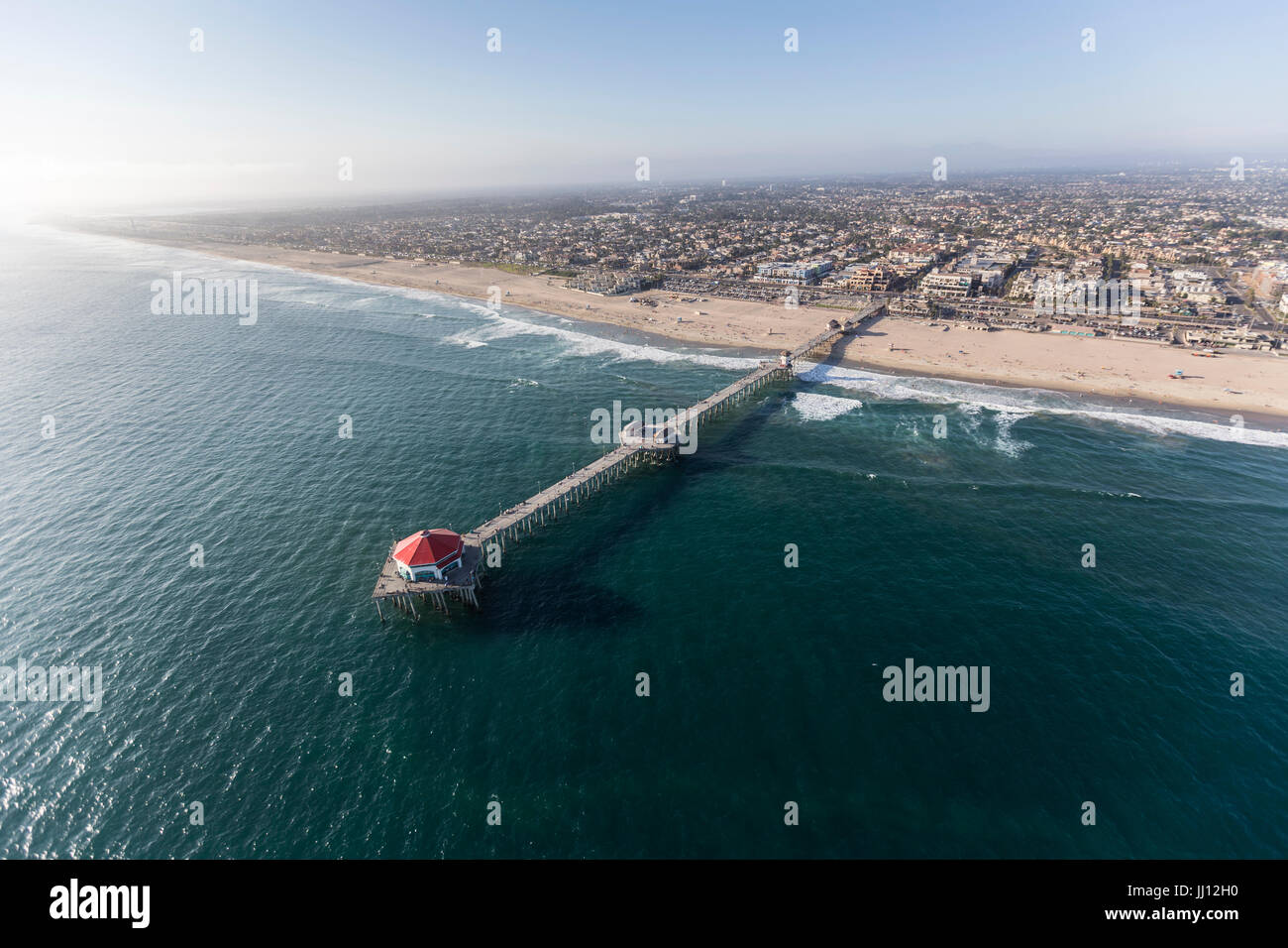 Vue aérienne de Huntington Beach Pier à Orange County, en Californie. Banque D'Images