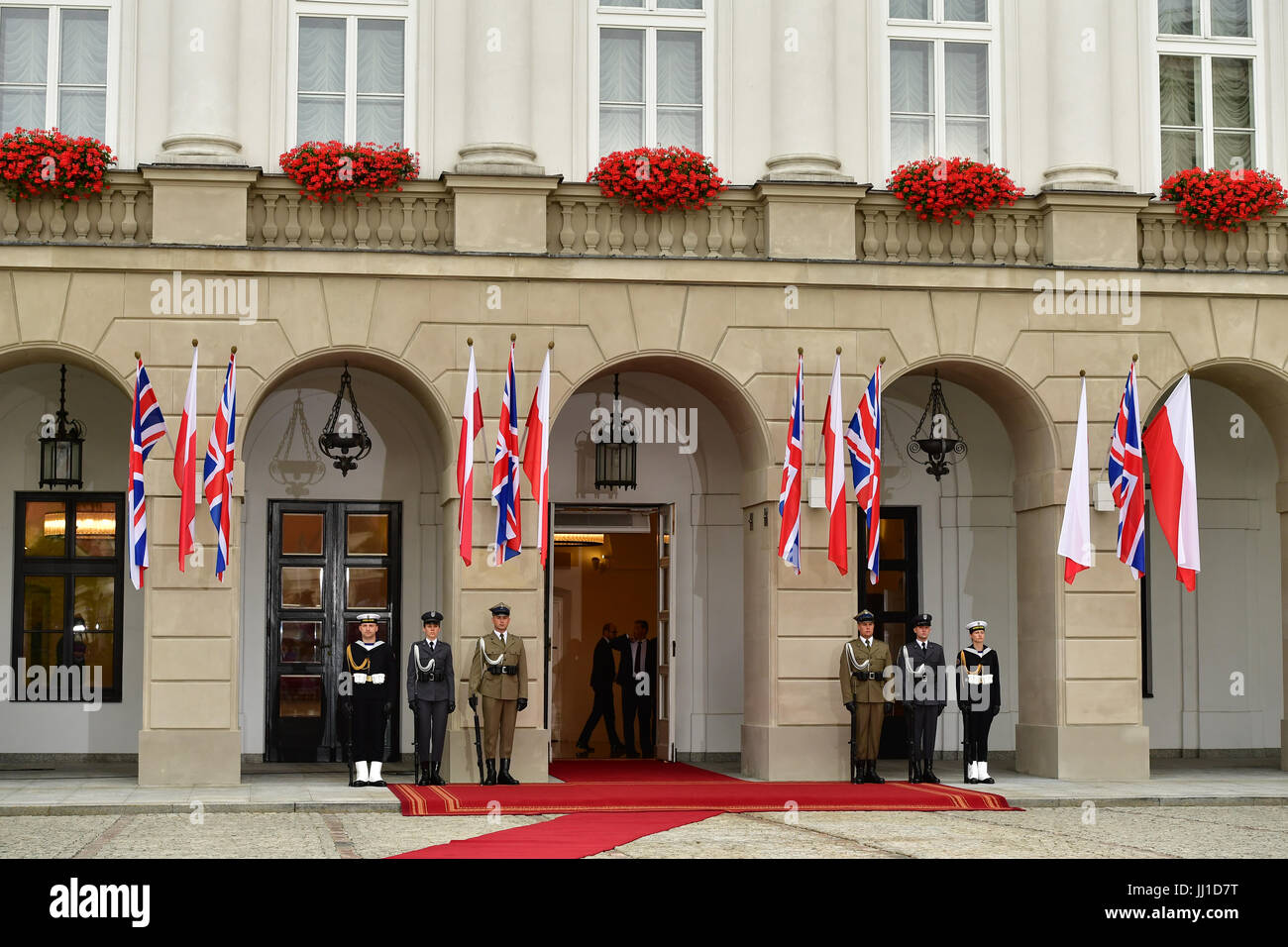 La cour intérieure du palais présidentiel à Varsovie, en Pologne avant la le duc et la duchesse de Cambridge, rencontrer le Président Andrzej Duda et son épouse, Agata, le premier jour de leurs cinq jours tour de Pologne et l'Allemagne. Banque D'Images
