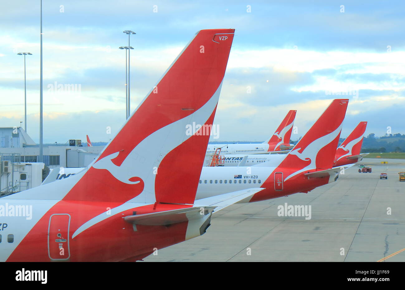 Avions Qantas attendre pour le départ à l'aéroport de Melbourne en Australie. Banque D'Images