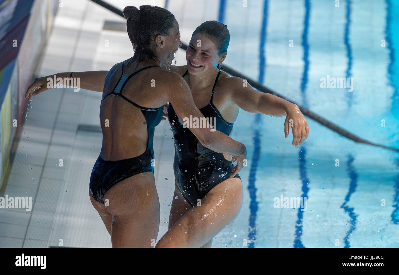 Budapest, Hongrie. 17 juillet, 2017. Jennifer Abel (l) et Melissa Citrini de Beaulieu Canada à la women's tremplin 3m synchro de la finale des Championnats du Monde FINA à Budapest, Hongrie, 17 juillet 2017. Photo : Jens Büttner/dpa-Zentralbild/dpa/Alamy Live News Banque D'Images