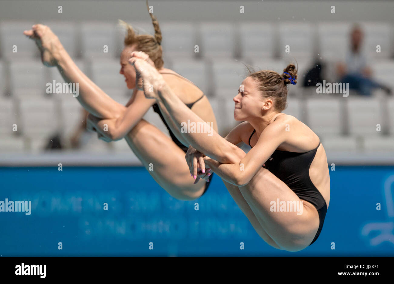 Budapest, Hongrie. 17 juillet, 2017. Nadezhda Bazhina et Kristina Ilinykh de Russie à la women's tremplin 3m synchro de la finale des Championnats du Monde FINA à Budapest, Hongrie, 17 juillet 2017. Photo : Jens Büttner/dpa-Zentralbild/dpa/Alamy Live News Banque D'Images