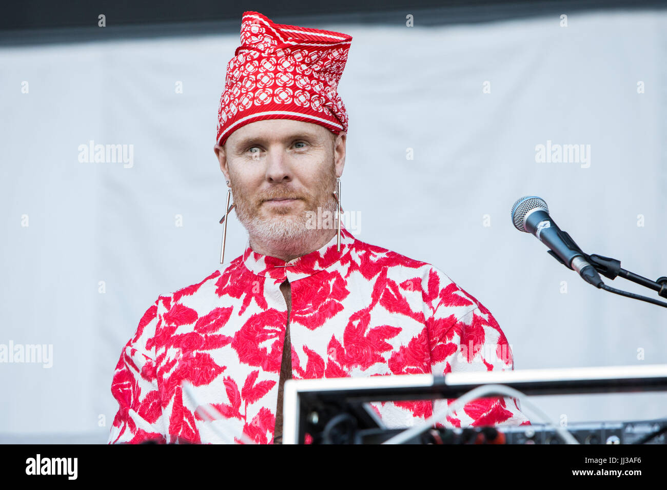 Milan, Italie. 17 juillet, 2017. Le Americandance music project HERCULES & Love Affair il se produit sur scène à Ippodromo del Galoppo l'ouverture du spectacle d'Arcade Fire pendant l'Milano Summer Festival Crédit : Rodolfo Sassano/Alamy Live News Banque D'Images