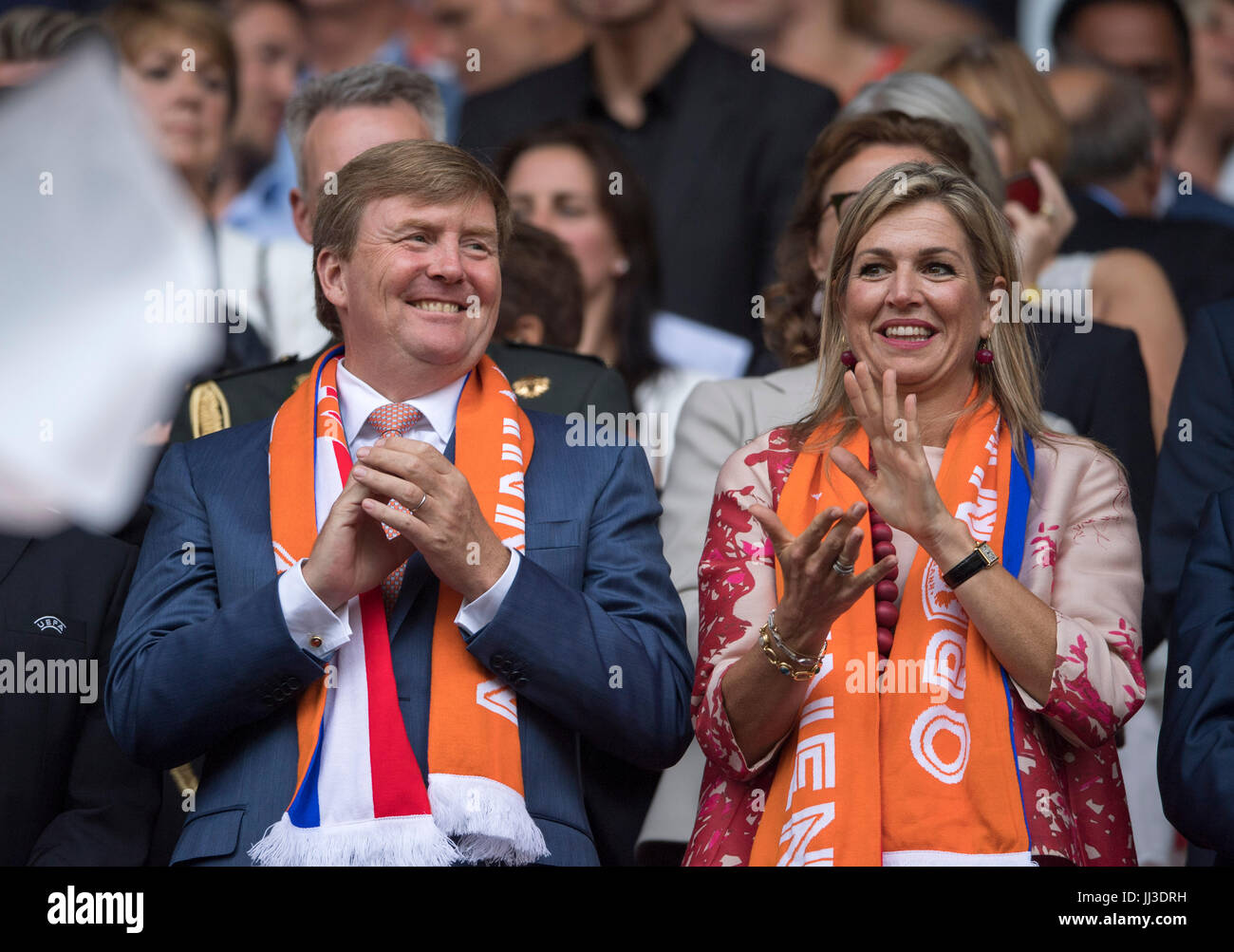 Utrecht, Pays-Bas. 16 juillet, 2017. (L-R) Willem-Alexander, Maxima Zorreguieta Football/soccer : Pays-Bas' Roi Willem-Alexander et Maxima Zorreguieta Queen dans les stands au cours de l'UEFA Women's EURO 2017 Pays-Bas Groupe une correspondance entre les Pays-Bas 1-0 Norvège au Stadion Galgenwaard d'Utrecht, Pays-Bas . Credit : Maurizio Borsari/AFLO/Alamy Live News Banque D'Images