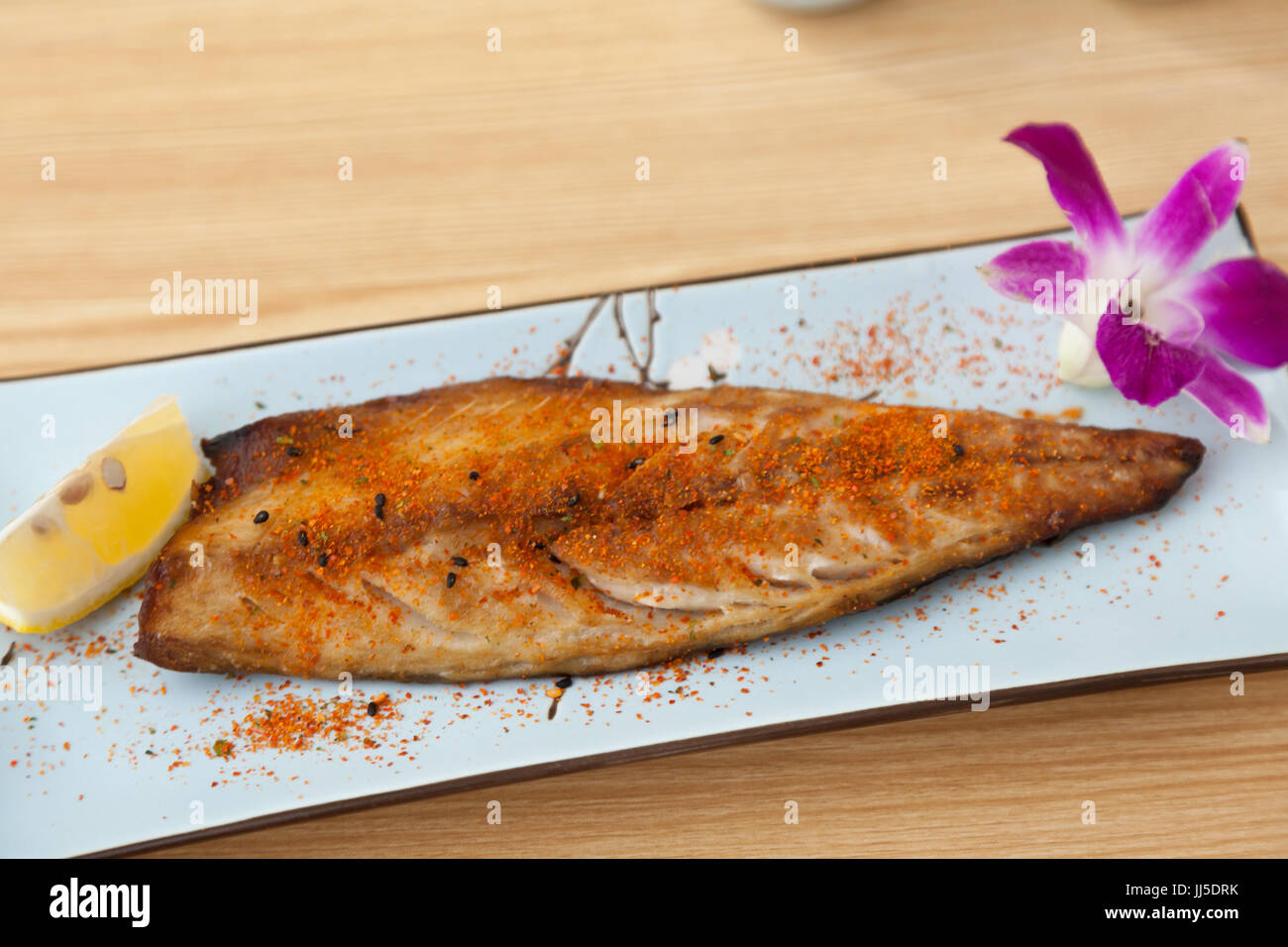 L'avis de délicieux aliments japonais poisson rôti sur la table. Banque D'Images