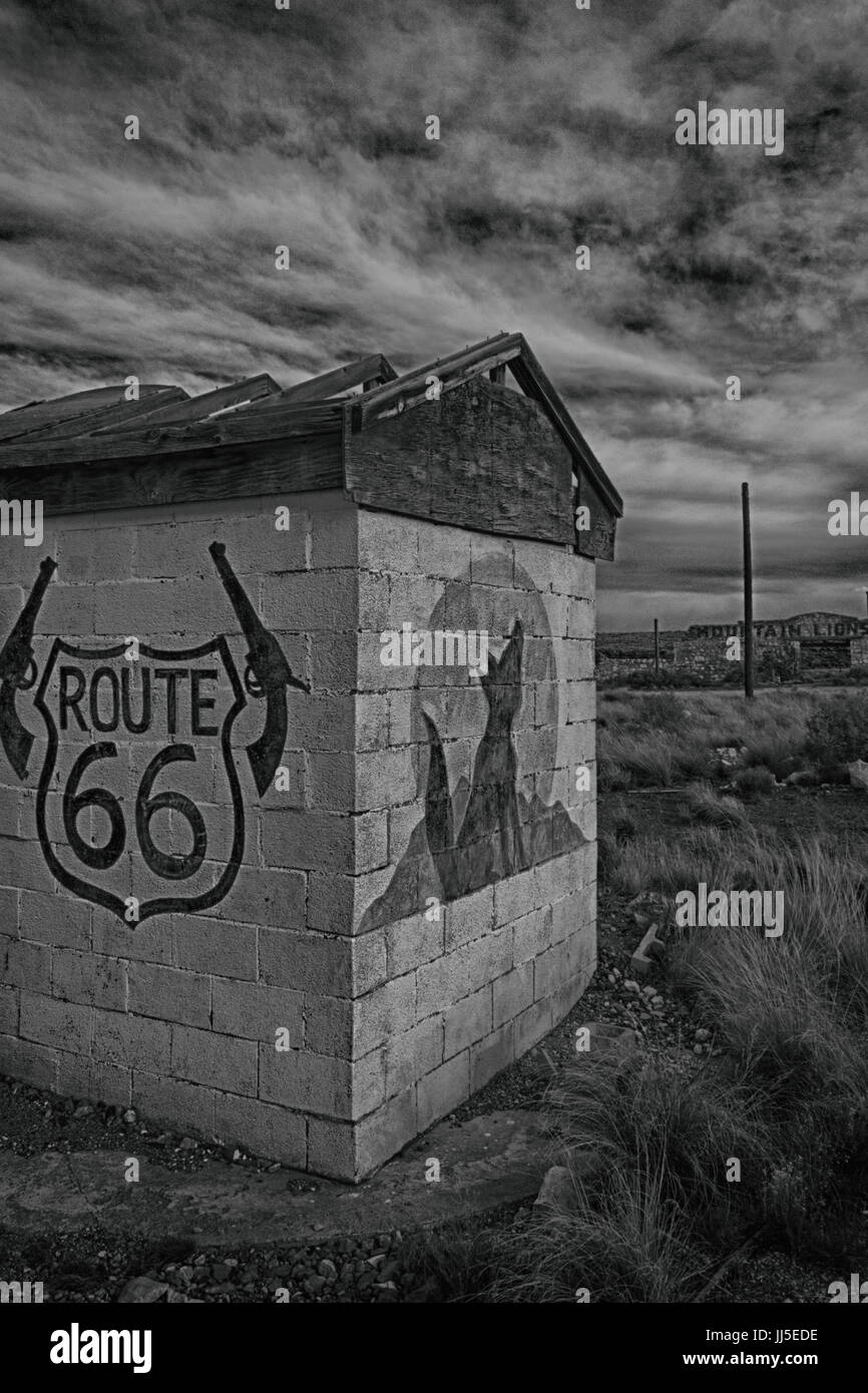 Route 66 Graffitis dans deux canons de l'Arizona. Juste à côté de l'historique Route 66 Banque D'Images