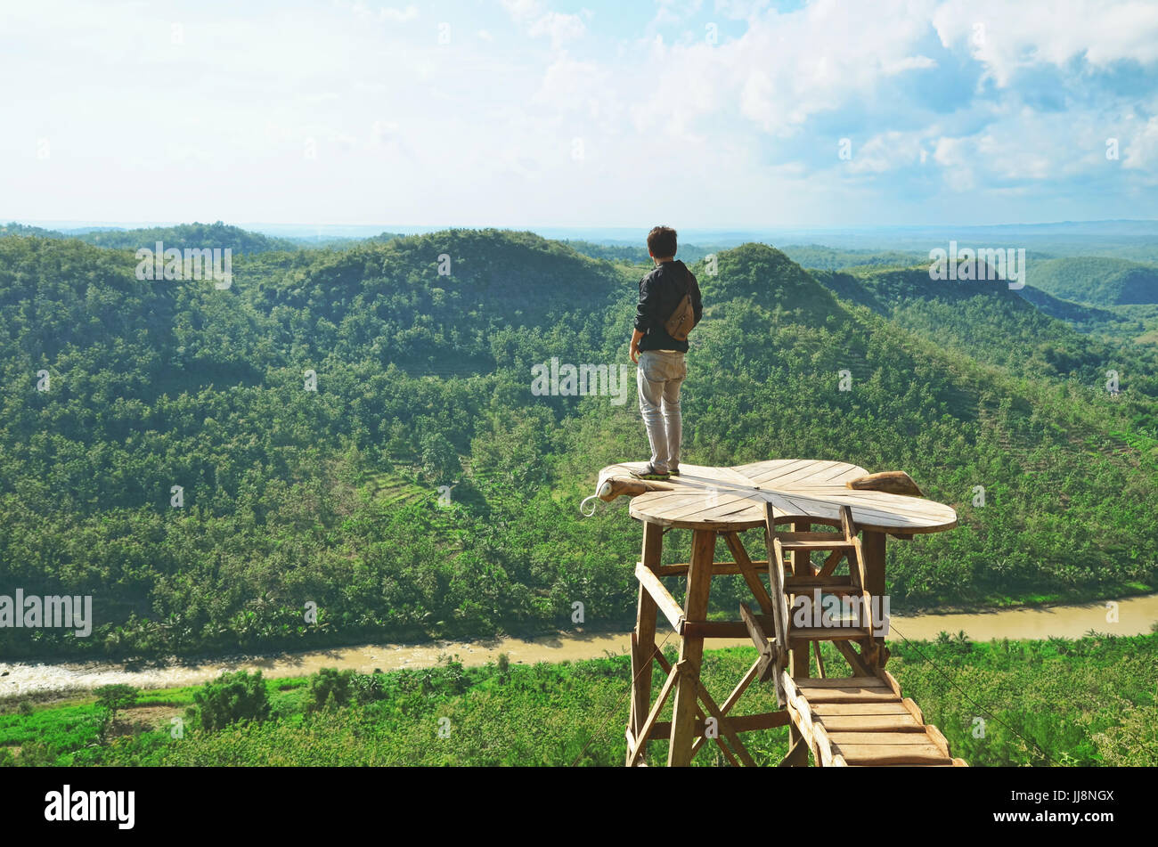 Regarder un homme Panguk Kediwung paysage à couper le souffle de Hill Banque D'Images
