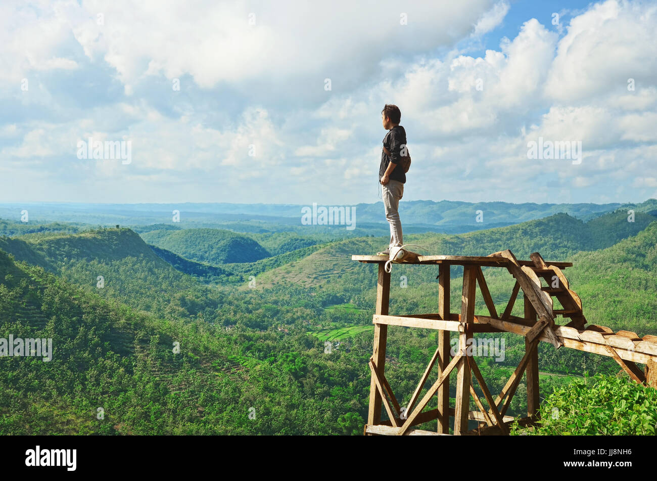 Regarder un homme Panguk Kediwung paysage à couper le souffle de Hill Banque D'Images