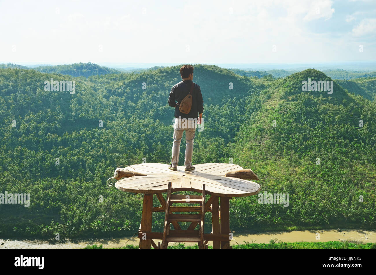 Regarder un homme Panguk Kediwung paysage à couper le souffle de Hill Banque D'Images