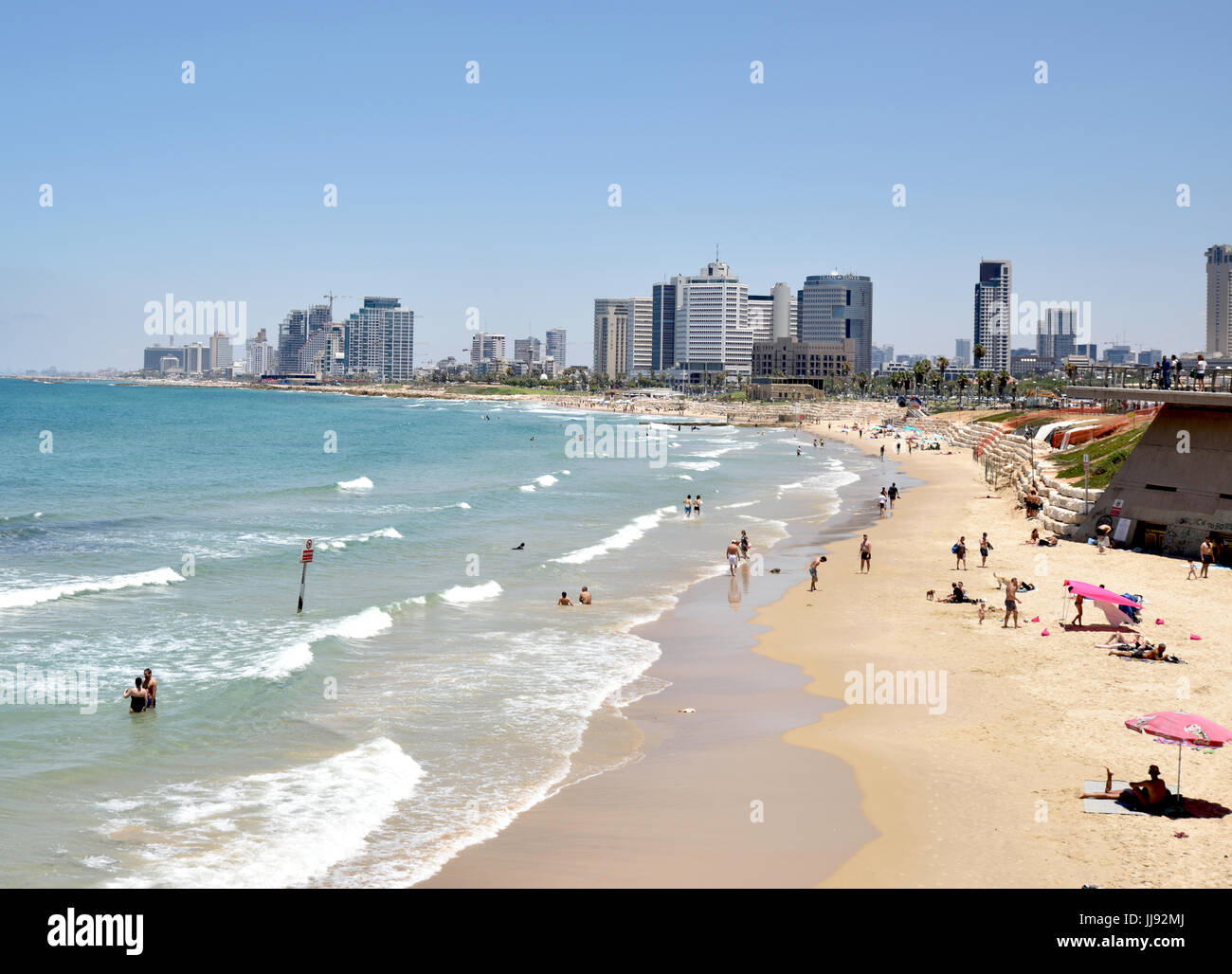 TEL AVIV ISRAËL Vue de la plage de Tel Aviv à partir de la vieille ville de Jaffa Banque D'Images