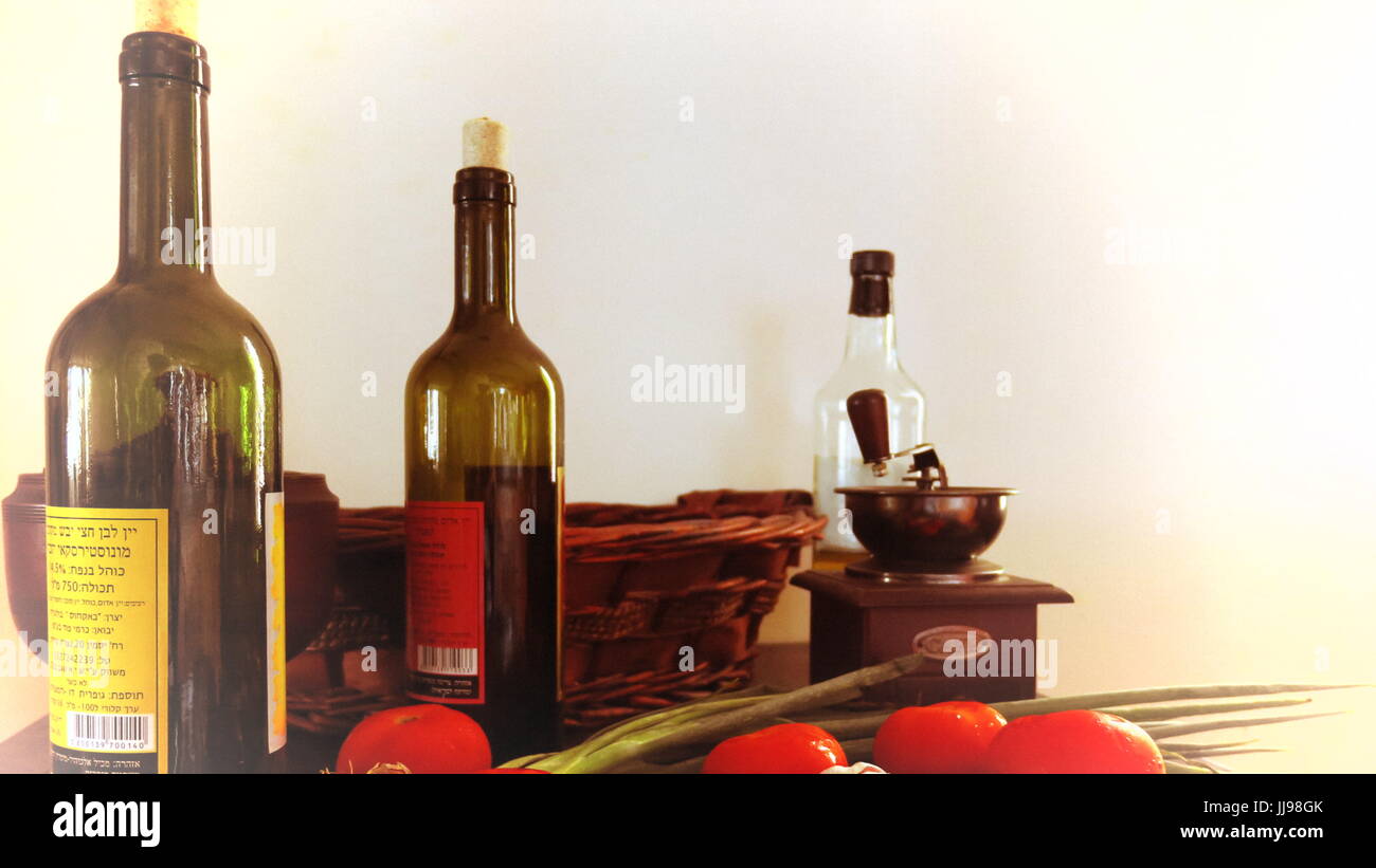 La vie encore quelques photo, bouteille de vins, et de légumes. Banque D'Images