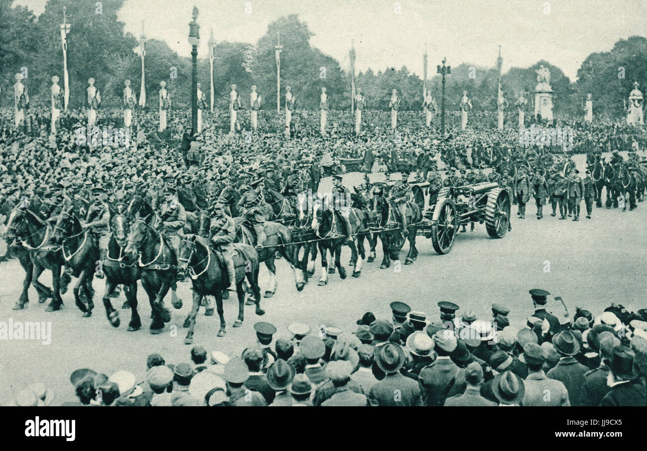 La revue de la Victoire, de l'artillerie lourde, 1919 Banque D'Images
