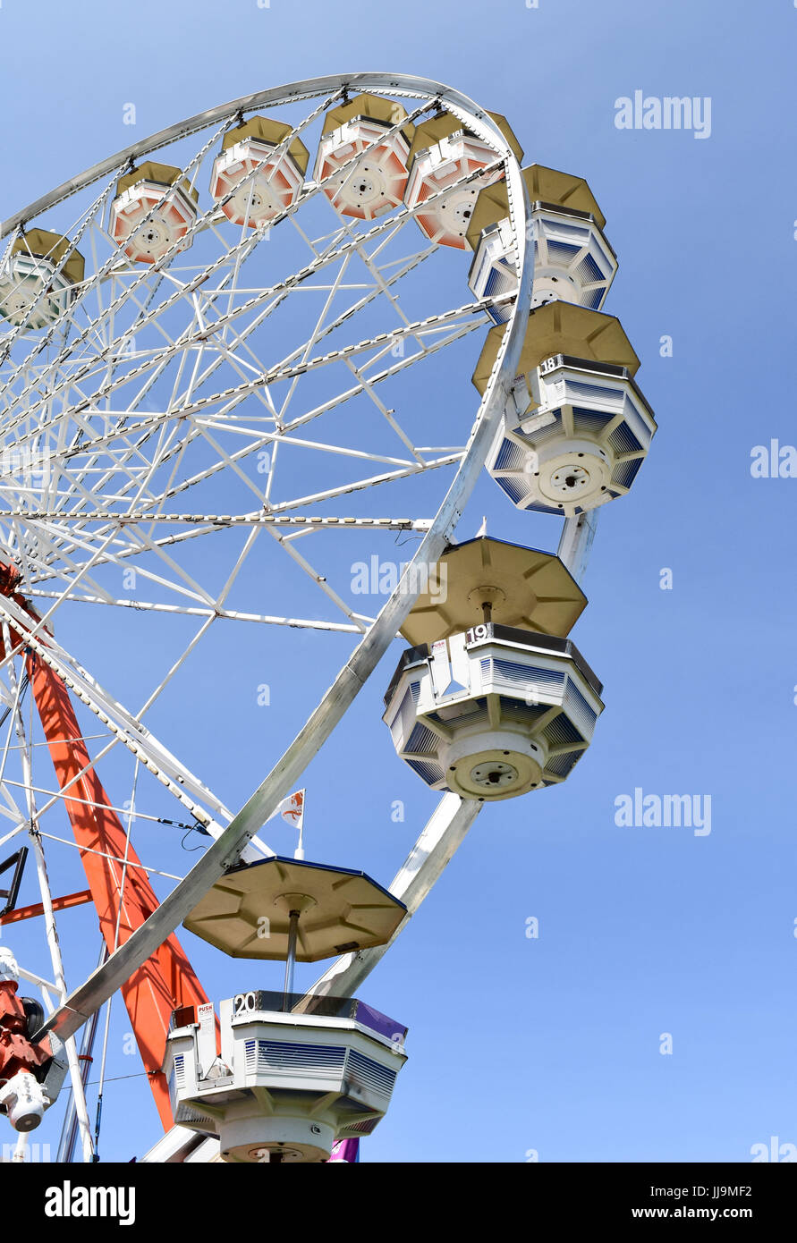 Grande roue d'un carnaval Banque D'Images