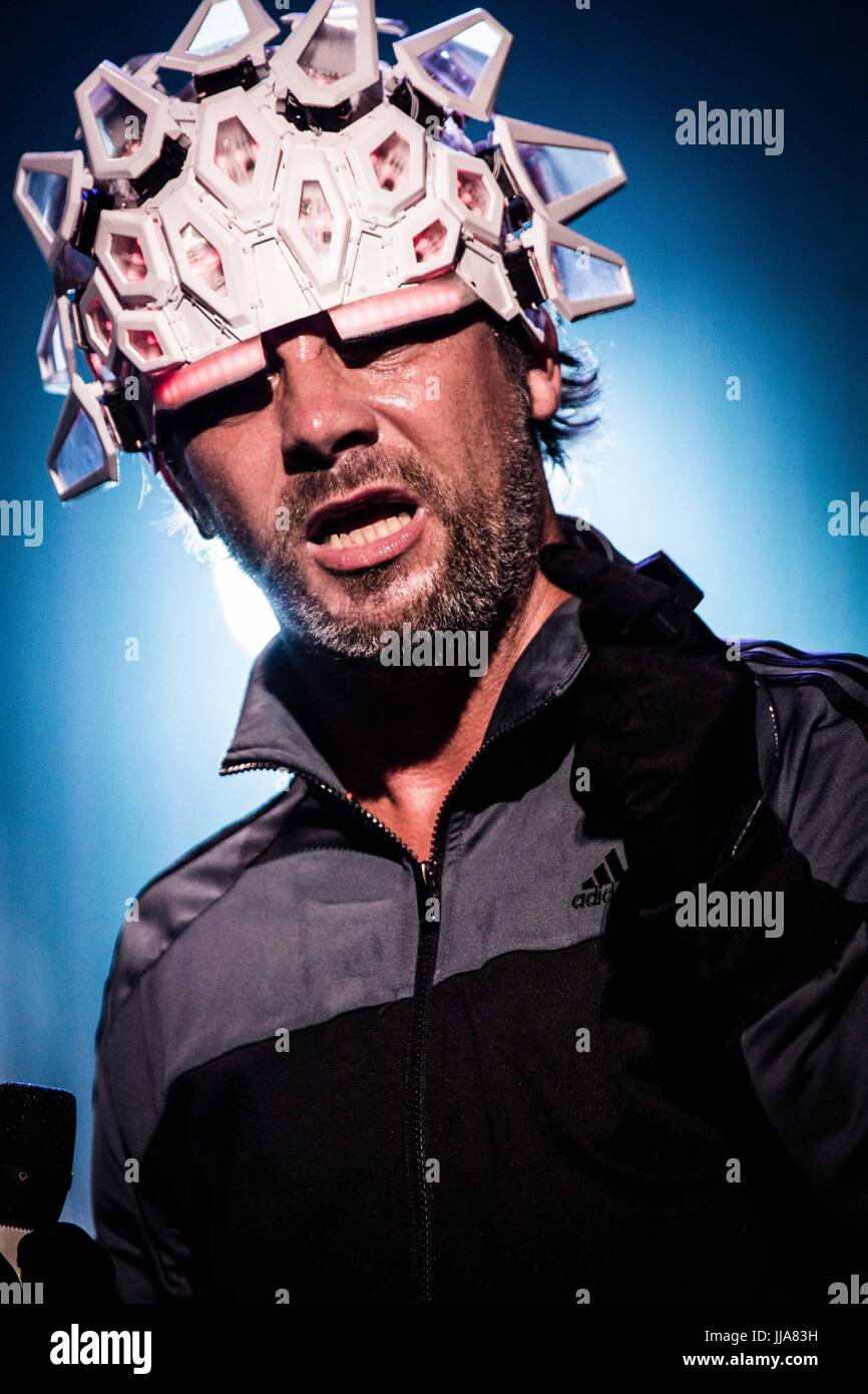 Locarno, Suisse. 18 juillet, 2017. Jamiroquai en concert à Moon&Stars Festival 2017 © Roberto Finizio / Alamy Live News Banque D'Images