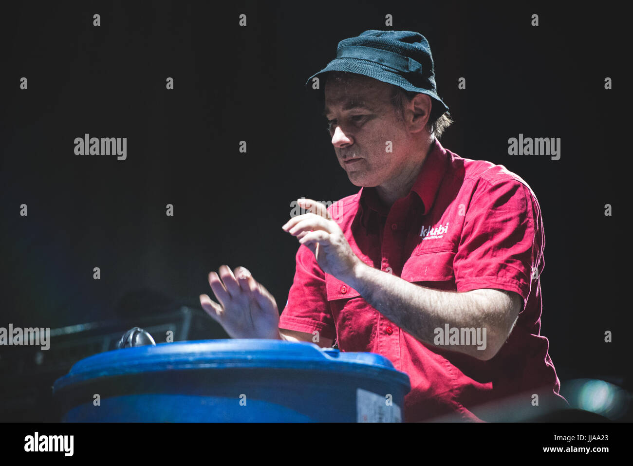 Fabriano, Italie. 18 juillet, 2017. Einstürzende Neubauten live au Festival des fleurs 2017 à Collegno Photo : Alessandro Bosio/Alamy Live News Banque D'Images