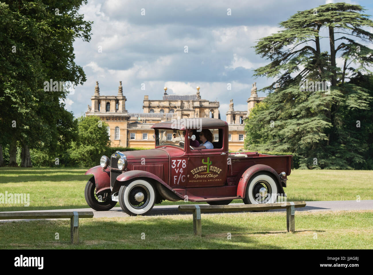 1930 Ford pick up truck à rallier des géants american car show, Blenheim Palace, Oxfordshire, Angleterre. Classic vintage American car Banque D'Images