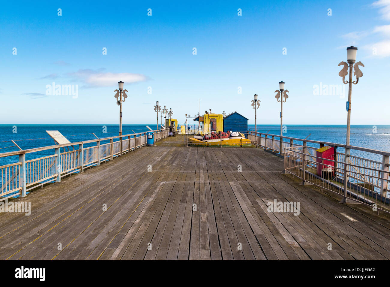 Vue en regardant la fin de Teignmouth Grand Pier, montrant réparé : Lame de Teignmouth, Devon, Angleterre. Banque D'Images