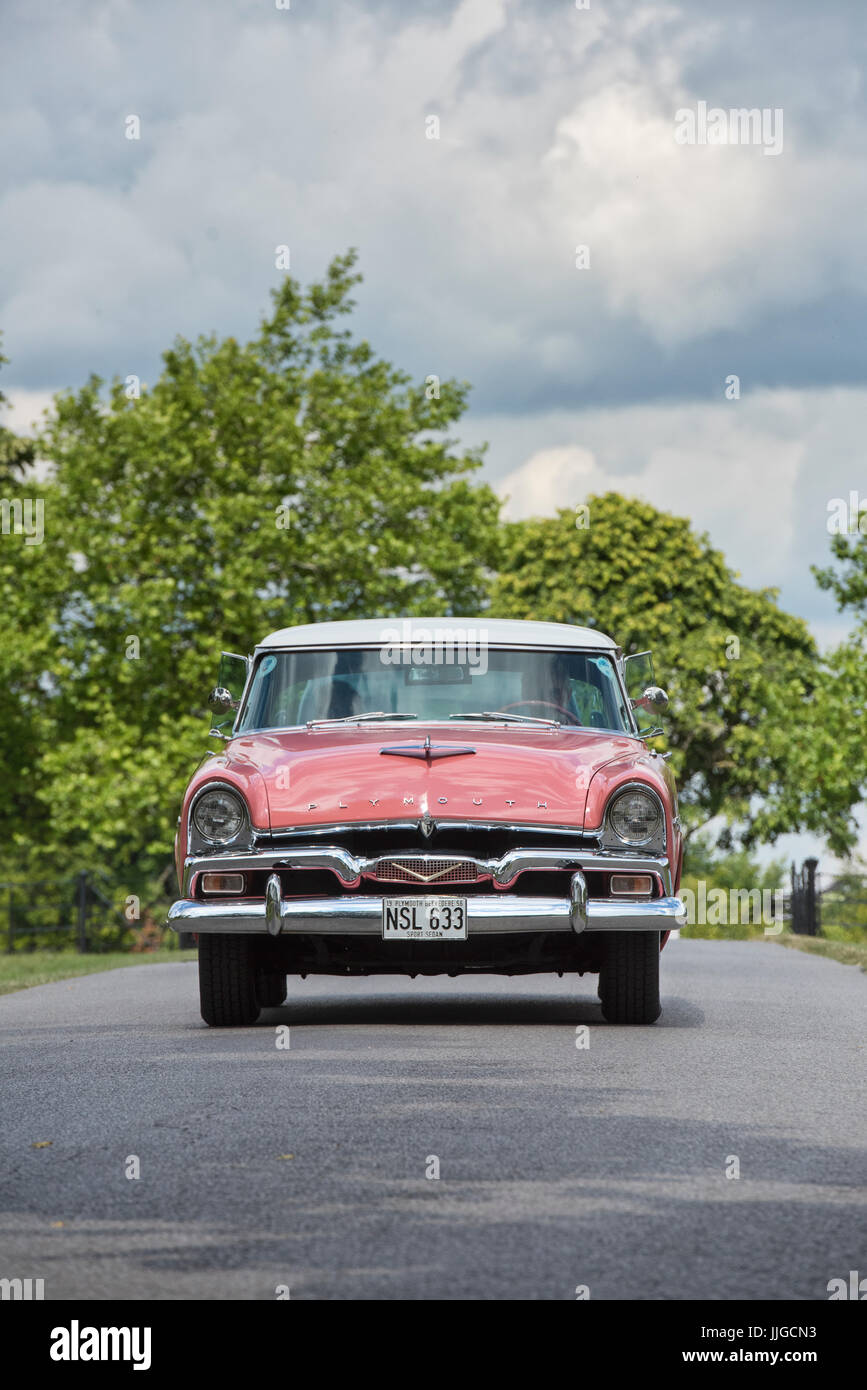 1956 Plymouth Belvedere Convertible au Rally des géants american car show, Blenheim Palace, Oxfordshire, Angleterre. Classic vintage American car Banque D'Images