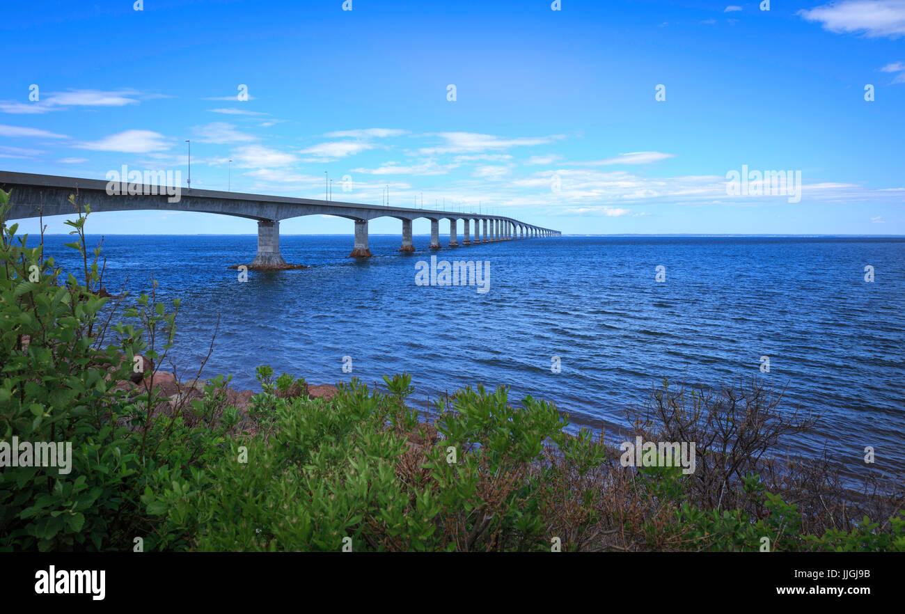 Pont le plus long du monde au pont de la Confédération entre le Nouveau-Brunswick et l'Île du Prince-Édouard, Canada Banque D'Images