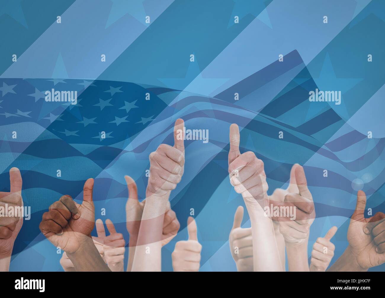 Les personnes atteintes de Thumbs up contre fond bleu avec le drapeau américain Banque D'Images