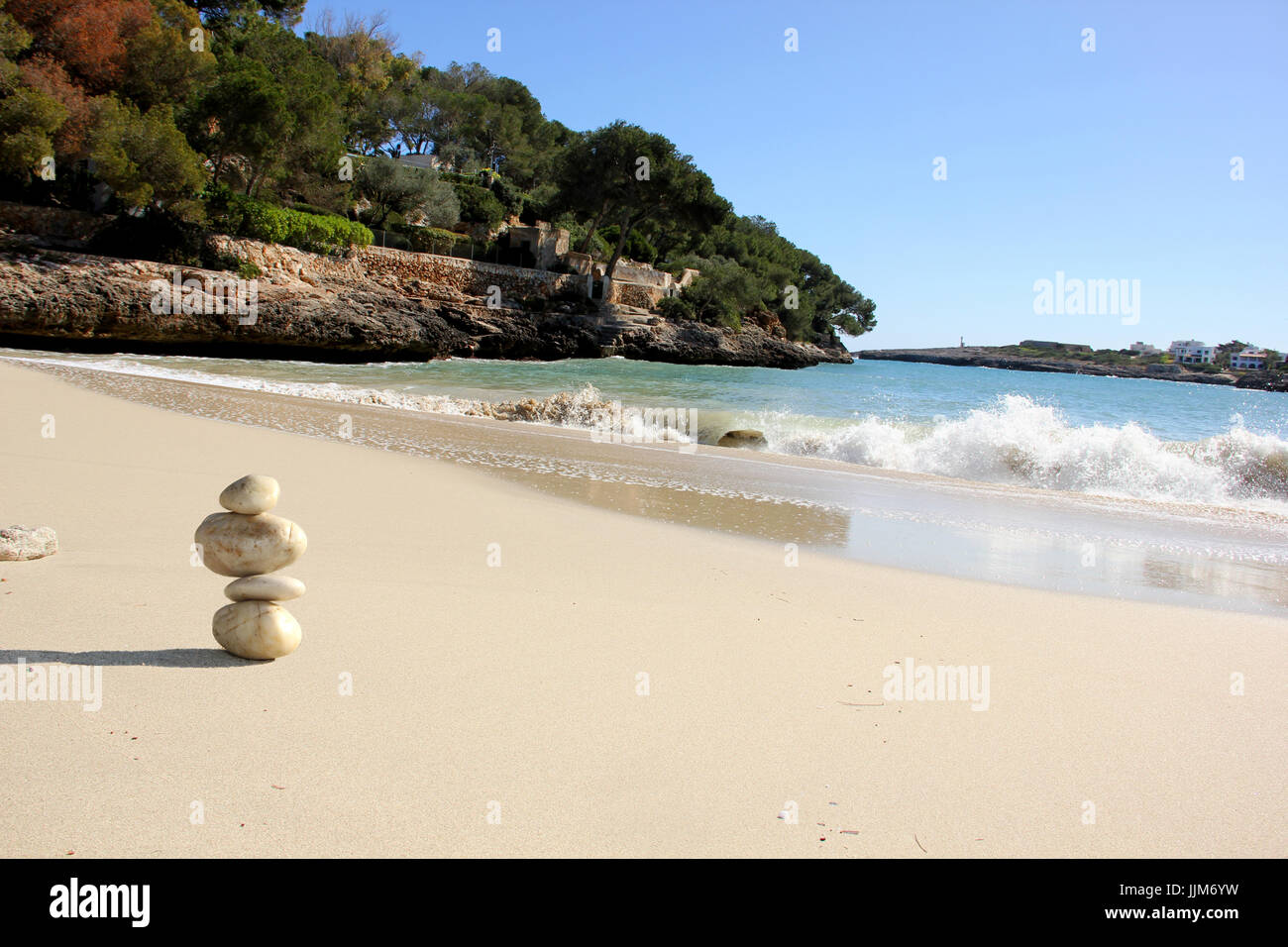 Plage de sable à une baie Banque D'Images