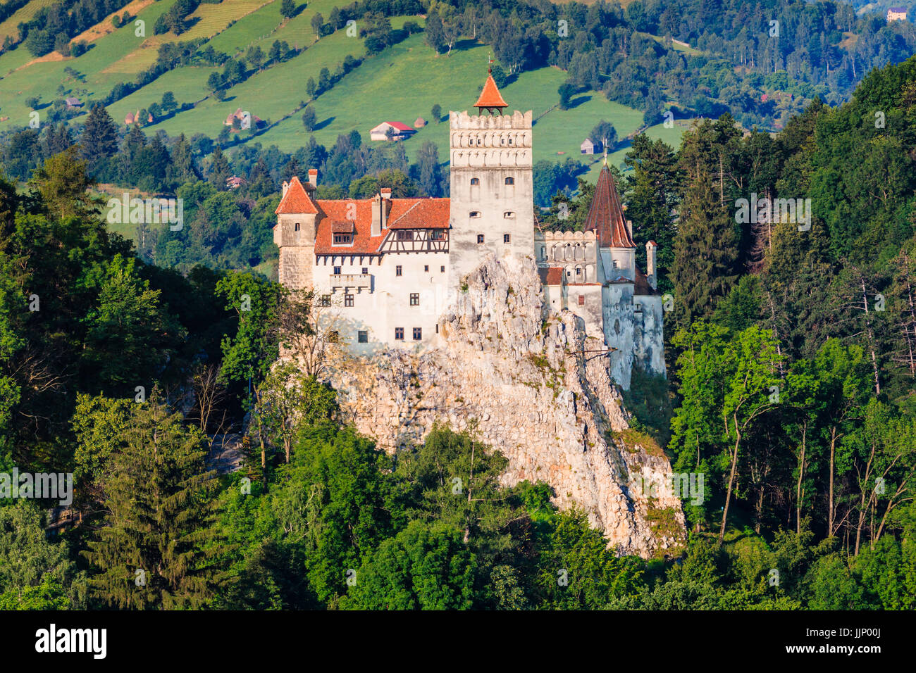 Brasov, en Transylvanie. La Roumanie. Le Château médiéval de Bran, connu pour le mythe de Dracula. Banque D'Images