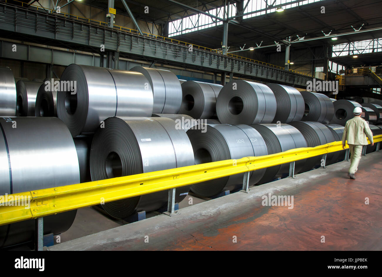 Les bobines d'acier, acier ThyssenKrupp à Duisburg, Ruhr, Rhénanie du Nord-Westphalie, Allemagne, Europe. Stahlcoils HŸttenwerk, ThyssenKrupp, Duisburg, Ru Banque D'Images