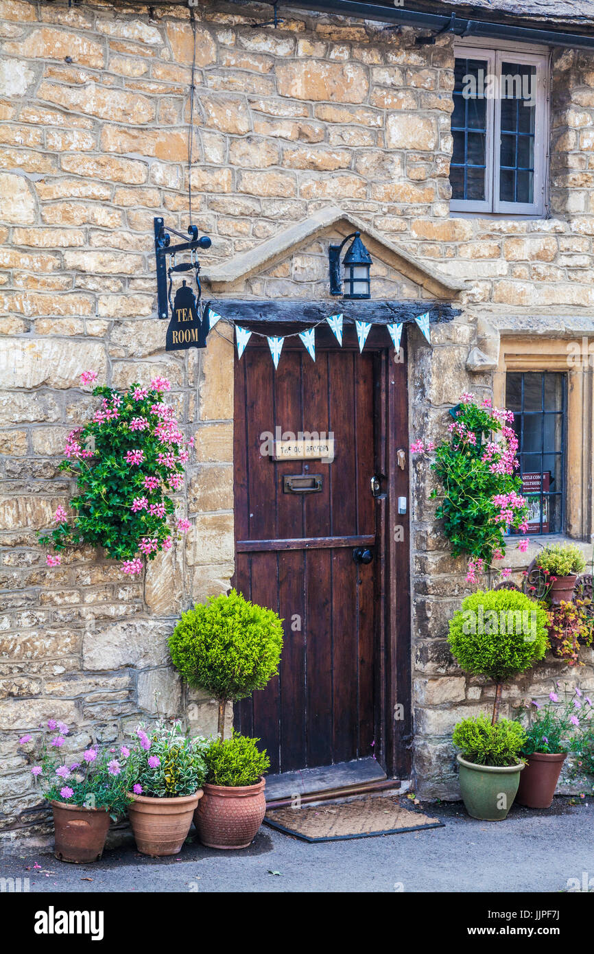 L'ancien presbytère de thé dans le village de Castle Combe Cotswolds dans le Wiltshire. Banque D'Images