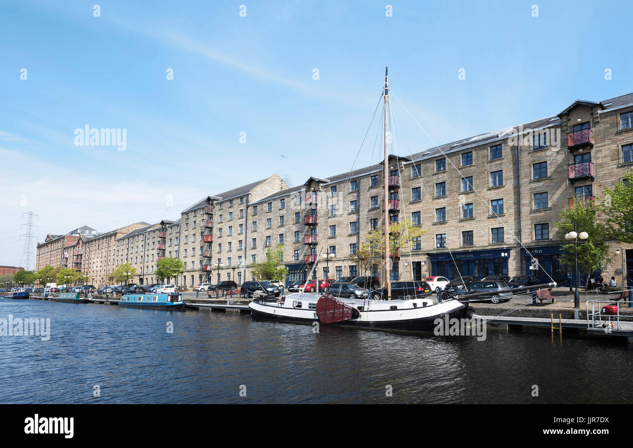 Speirs Quai du Forth et Clyde canal dans le centre de Glasgow. Vieux bâtiment converti en appartements en zone souhaitable. Banque D'Images