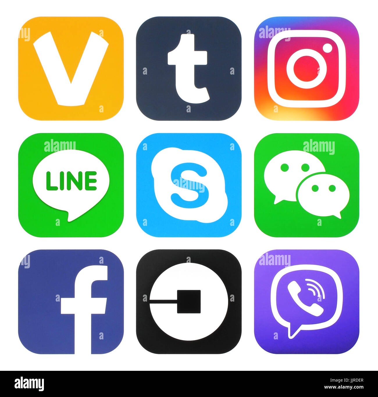 Kiev, Ukraine - le 26 novembre 2016 : Collection de médias sociaux populaires nouveaux logos imprimés sur du papier : Facebook, ooVoo, Viber, Instagram, Ligne, Wechat, Sky Banque D'Images