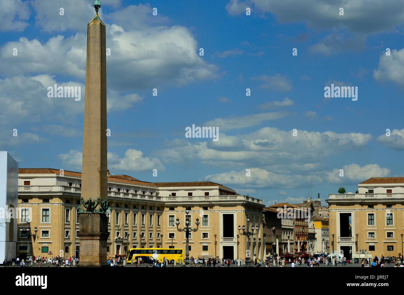 L'Obélisque du Vatican-est le seul obélisque égyptien antique à Rome d'avoir est resté debout depuis l'époque romaine. La Place Saint Pierre, le Vatican, l'Europe Banque D'Images