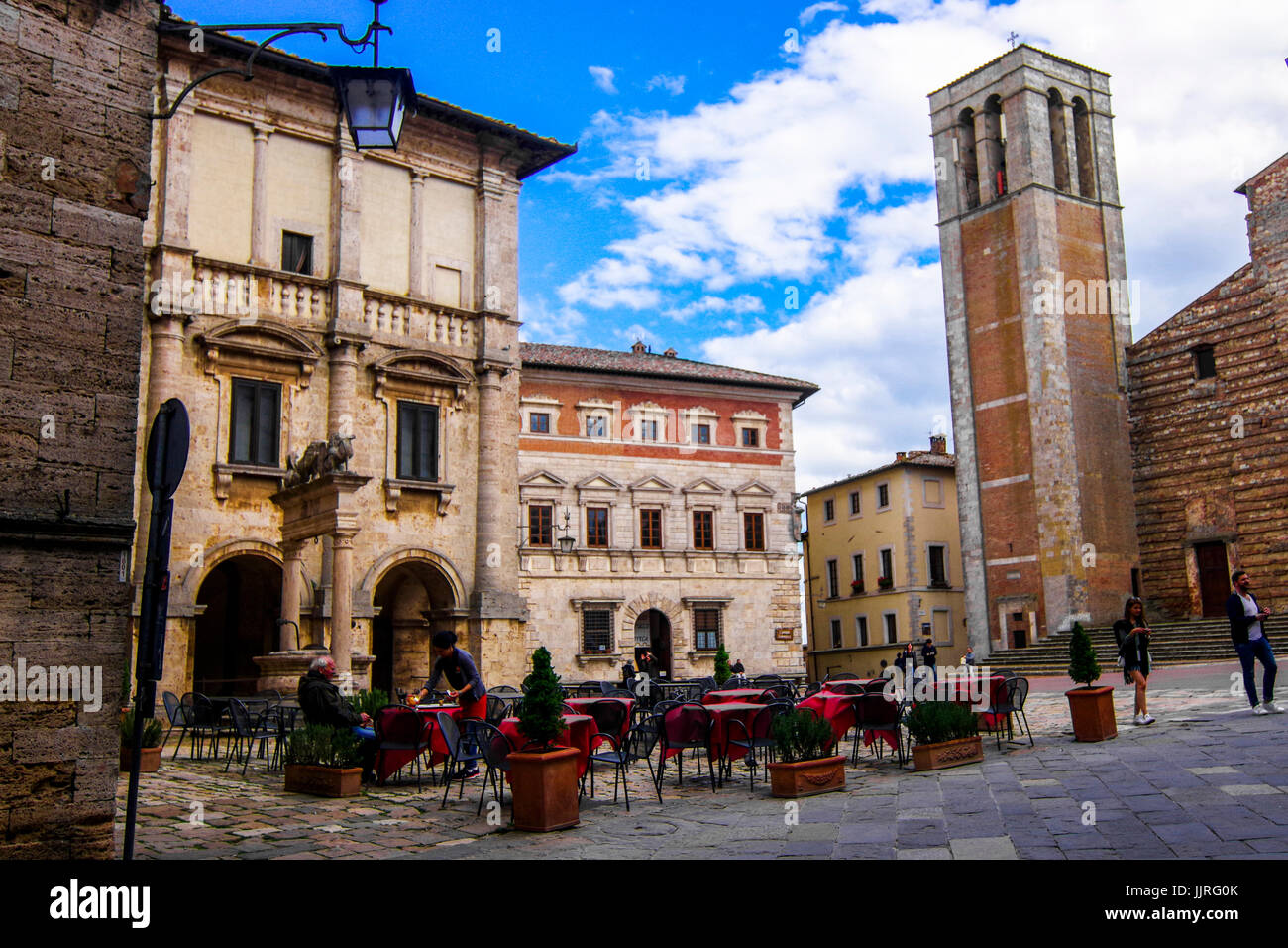 Des scènes de rue et d'une vue panoramique de Montepulciano, Toscane, Italie Banque D'Images