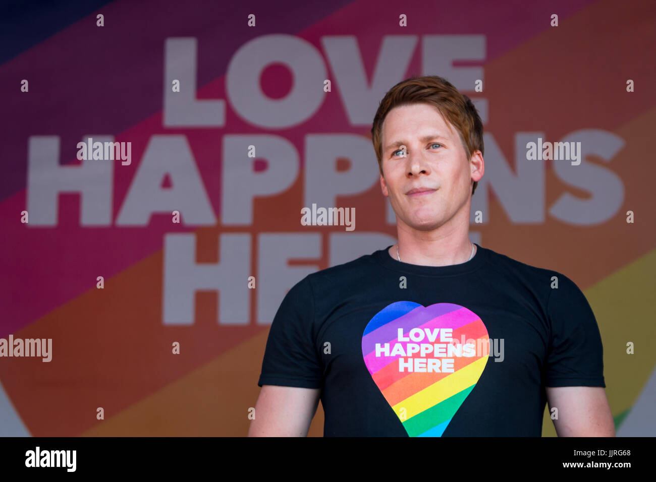 Dustin Lance Black, à la fierté de Londres 2017 - stade Trafalgar Square Banque D'Images