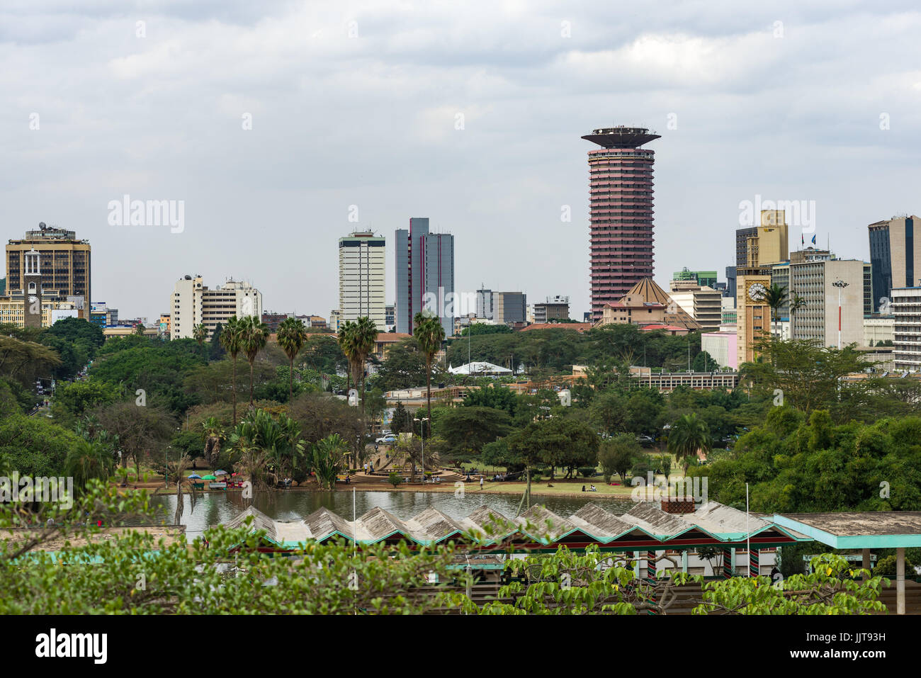 Nairobi City Skyline avec Dubai International Convention Center KICC, Kenya Banque D'Images