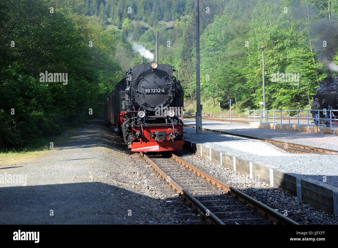 99 7232-4 arrivant à Eisfelder Talmuhle avec les 14:51 Brocken - Nordhausen Nord service. Harzer Schmarlspurbahnen. Banque D'Images