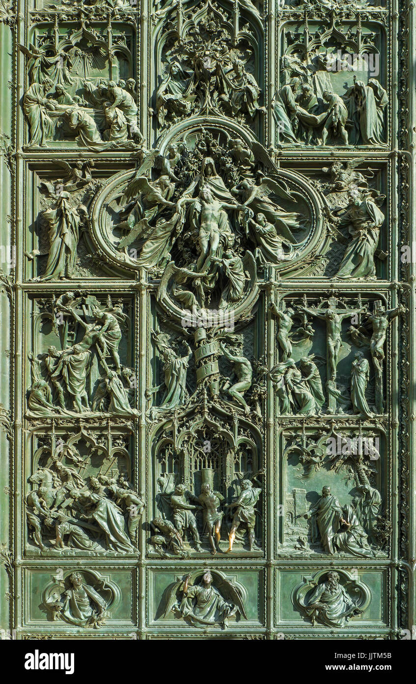 Le Duomo. Milan. L'Italie. La cathédrale de Milan est l'église cathédrale de Milan, Italie. Dédiée à Santa Maria Nascente, c'est le siège de l'archevêque Banque D'Images