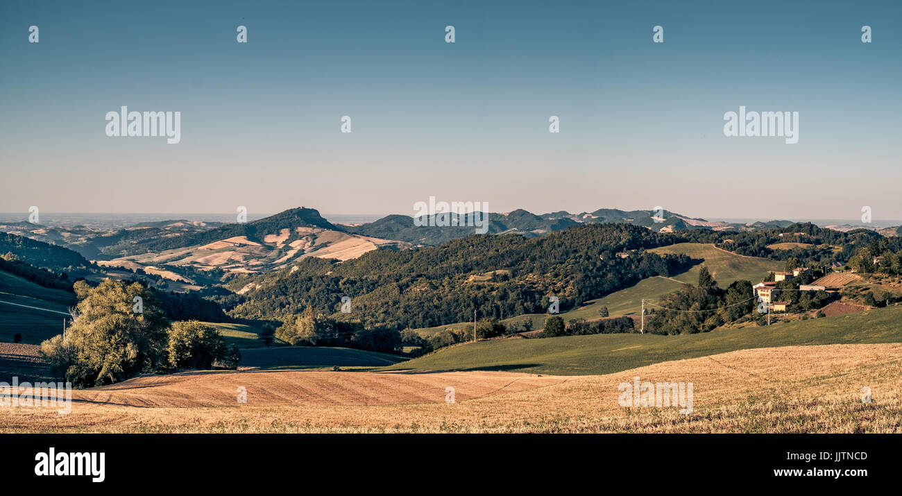 Monte delle Formiche (Mont des fourmis) vue de Loiano, province de Bologne, Emilie-Romagne, Italie. Banque D'Images