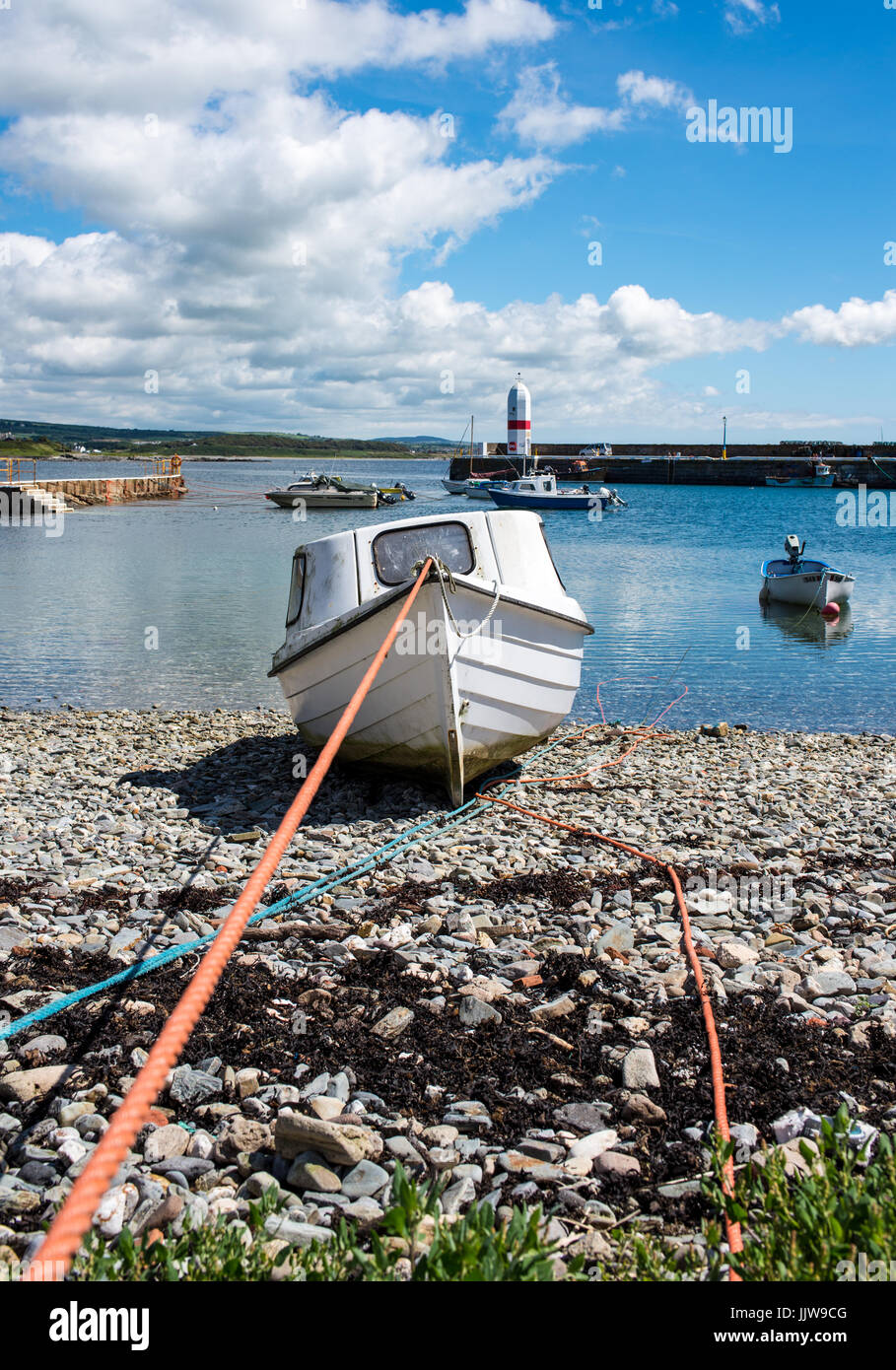 Bateau amarré sur la plage de Port St Mary Harbour Banque D'Images