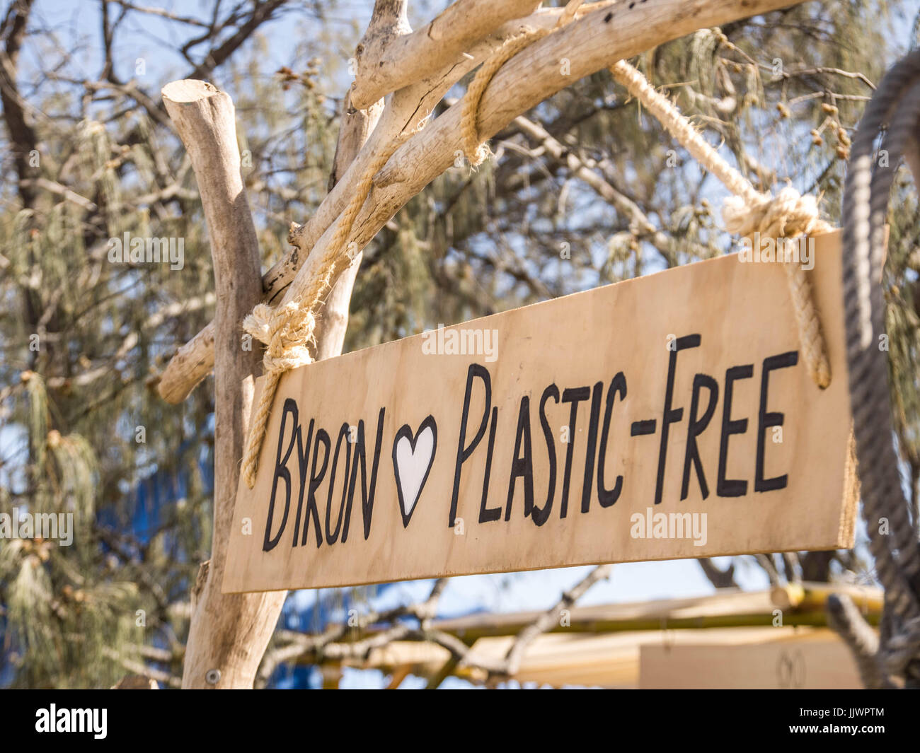Signe de Byron Bay en plastique fait de bois au Festival de Surf Banque D'Images