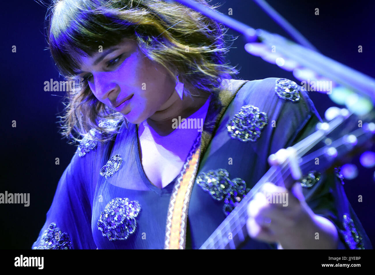 Ostrava, République tchèque. 20 juillet, 2017. La chanteuse américaine Norah Jones effectue au cours de la deuxième journée de la Colours of Ostrava music festival, à Ostrava, en République tchèque, le 20 juillet 2017. Photo : CTK Jaroslav Ozana/Photo/Alamy Live News Banque D'Images