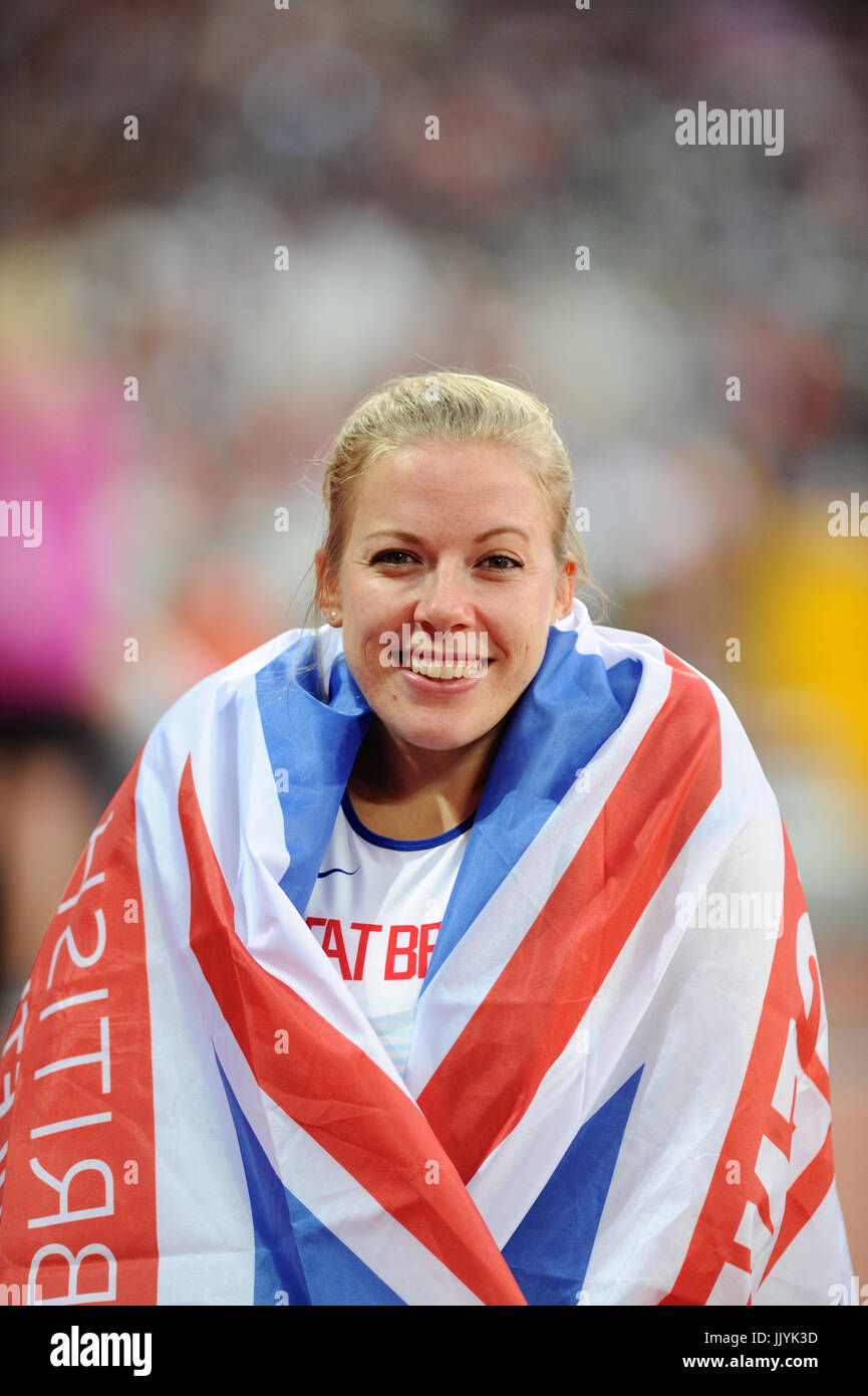 Londres, Royaume-Uni. 20 juillet, 2017. Hannah Cockroft (GBR) enveloppé dans un drapeau Union Jack et à très heureux après avoir remporté le Women's 400m T34 au final le monde Para athlétisme championnats dans le stade de Londres, Queen Elizabeth Olympic Park. La victoire marque son 10e titre mondial et elle n'a jamais perdu une course dans un des grands championnats. Crédit : Michael Preston/Alamy Live News Banque D'Images