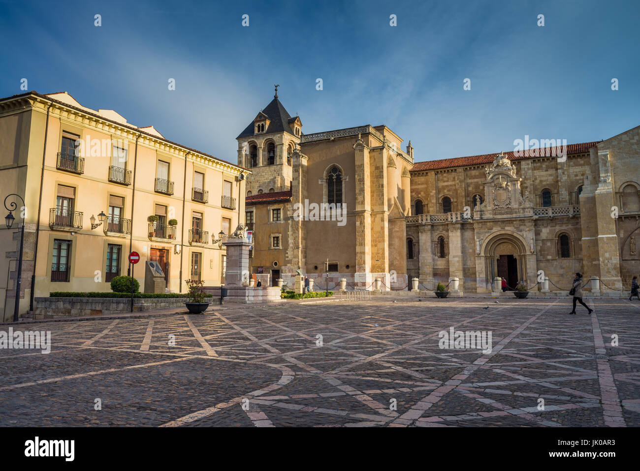 Basilique de San Isidoro, Leon, Espagne. Camino de Santiago. Banque D'Images