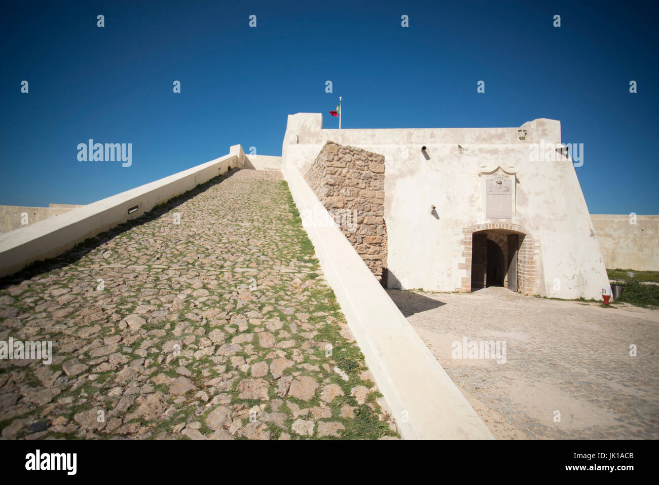 La Fortaleza de Sagres à la Ponta de Sagres au Cabo de Sao Vicente, près de la ville de Sagres, à l'Algarve du Portugal en Europe. Banque D'Images