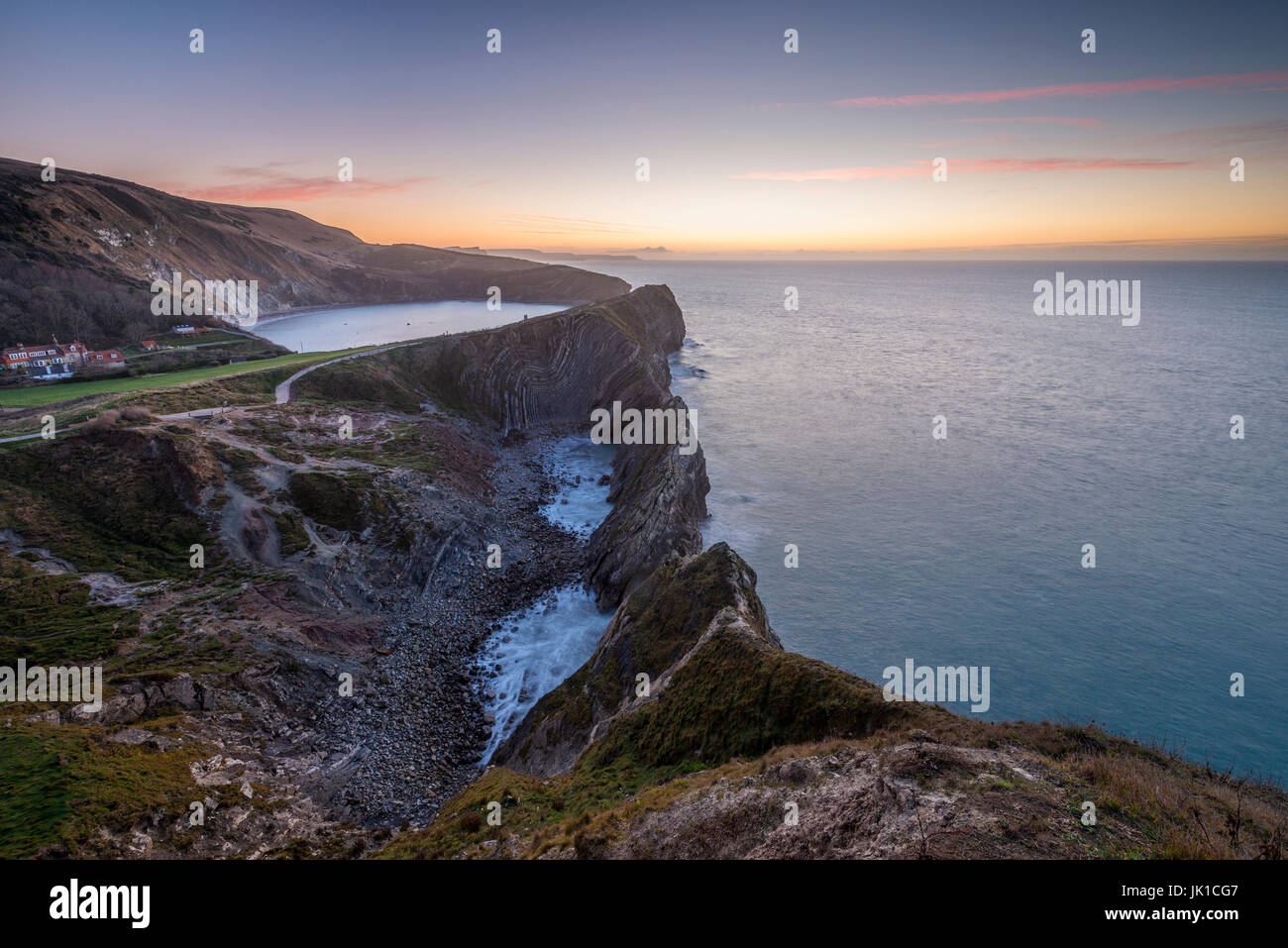 Lulworth Cove et trou de l'escalier dans le Dorset. Banque D'Images