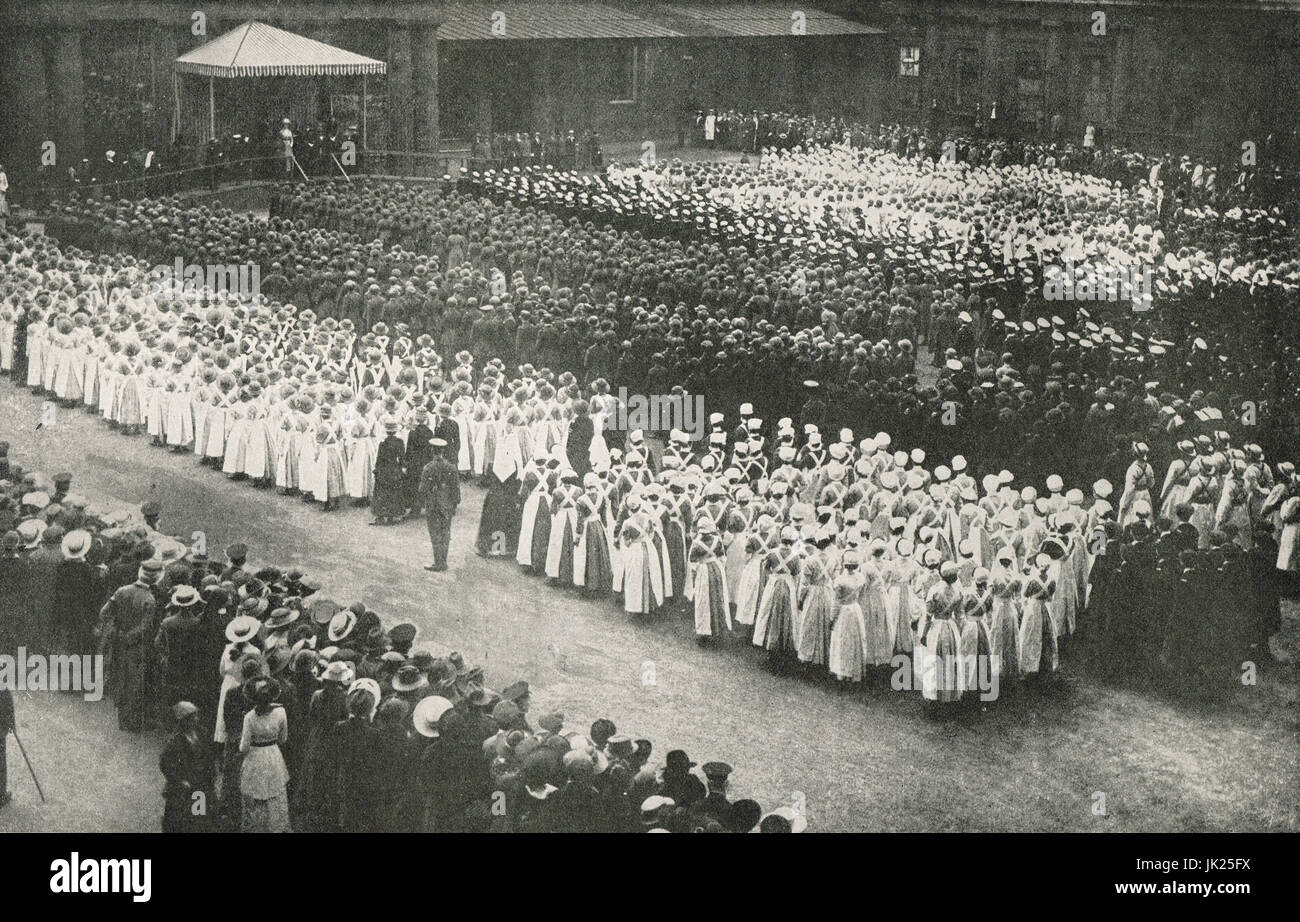 Rassemblement des travailleurs de la guerre au palais de Buckingham, le 29 juin 1918 Banque D'Images